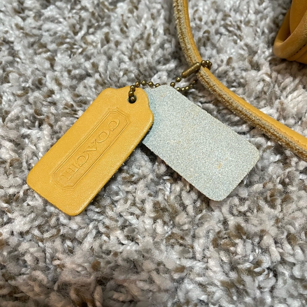 Vintage Coach Yellow Leather Scooter Crossbody Bag 9893 US Early 90s - Picture 2 of 16